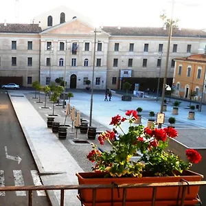 Le Finestre Su Via Cavour Couette-café Sassari